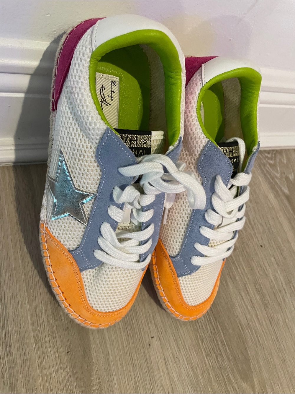 Vintage Havana Original Design White Multi-Color Star Sneakers - Brand New!!!